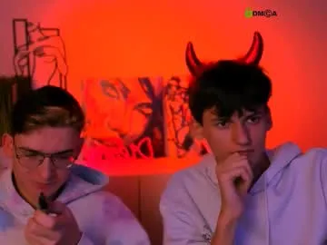 astridvex – webcam model profile photo Image 2