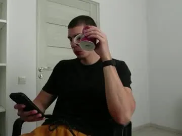 glossybabe_ – webcam model profile photo Image 2