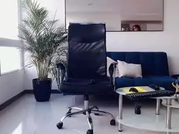 KlavaDavai – webcam model profile photo Image 6