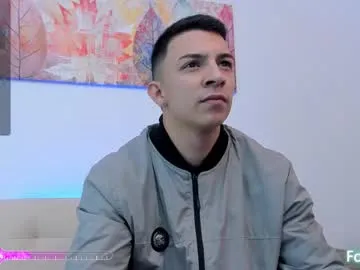 PeachGirl – webcam model profile photo Image 3