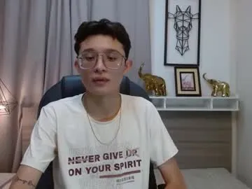 to4ka-gi – webcam model profile photo Image 2