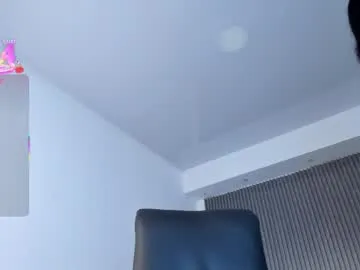 xlunami – webcam model profile photo Image 17