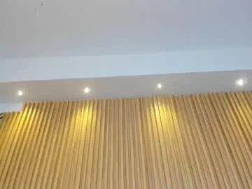 xlunami – webcam model profile photo Image 4