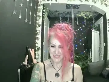 MinniMia – webcam model profile photo Image 3