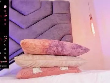 Ellidi free chat on liveonude Image 14