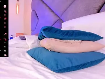 Ellidi free chat on liveonude Image 18