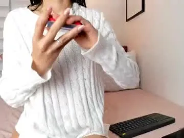 krissone – webcam model profile photo Image 7