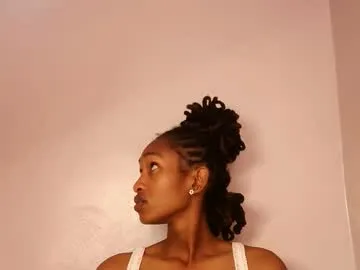 Mediumsomnambula – webcam model profile photo Image 2