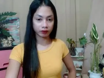Likachkaa – webcam model profile photo Image 10