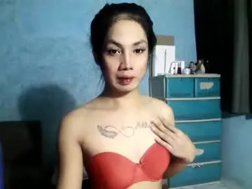 Likachkaa – webcam model profile photo Image 16
