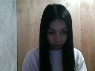 Likachkaa – webcam model profile photo Image 3
