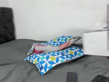 Ellidi – webcam model profile photo Image 6