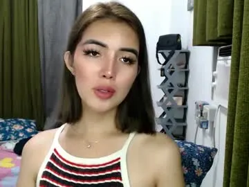 MinniMia – webcam model profile photo Image 4