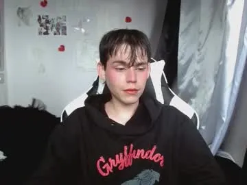 aladin0223 – webcam model profile photo Image 12