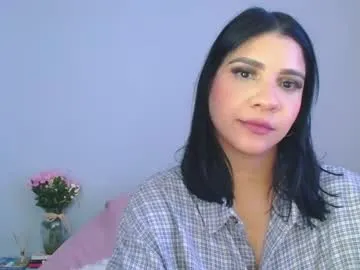 SheOnShe – webcam model profile photo Image 7