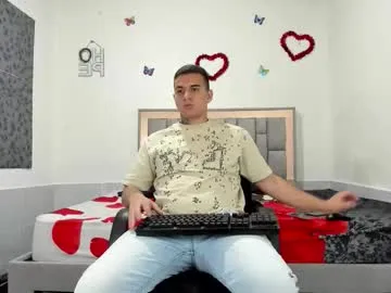 yummylaylax – webcam model profile photo Image 18