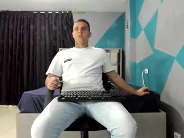 yummylaylax – webcam model profile photo Image 6