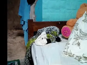 PinkFoxya – webcam model profile photo Image 3