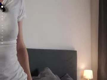 milkandhoneycams – webcam model profile photo Image 16