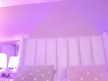 Kristallik-1 – webcam model profile photo Image 15