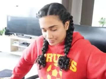 milabunny_ – webcam model profile photo Image 9