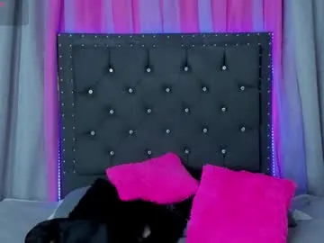 Likachkaa – webcam model profile photo Image 7