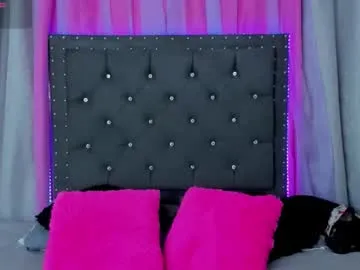 Likachkaa – webcam model profile photo Image 8