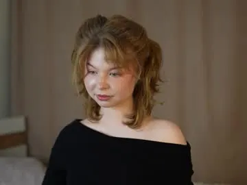 MinniMia – webcam model profile photo Image 13