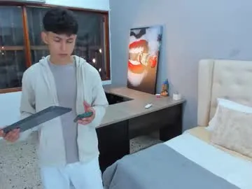 glossybabe_ – webcam model profile photo Image 13