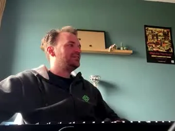 WhoreRobot – webcam model profile photo Image 3