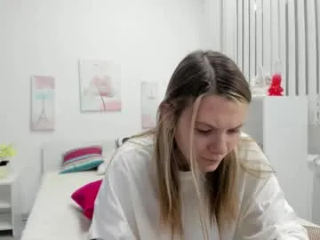 MaddieBryggs – webcam model profile photo Image 18