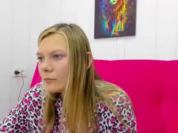 MaddieBryggs – webcam model profile photo Image 2