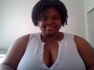 MinniMia free chat on liveonude Image 4