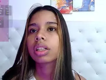 krissone – webcam model profile photo Image 14