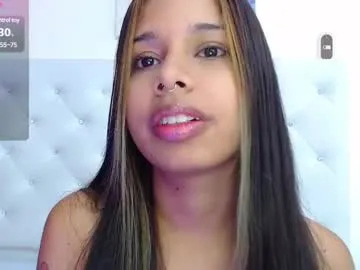 krissone – webcam model profile photo Image 3