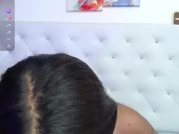 krissone – webcam model profile photo Image 8