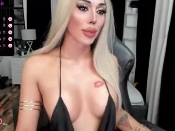 MinniMia – webcam model profile photo Image 6