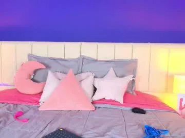 little__sophie18 – webcam model profile photo Image 5