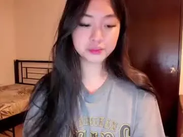 KristenKisa – webcam model profile photo Image 4