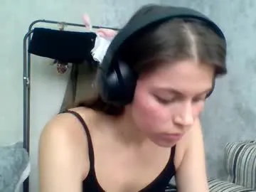 sweetateka – webcam model profile photo Image 2