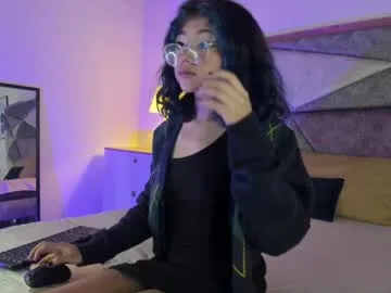 diffgirls1-1 – webcam model profile photo Image 5