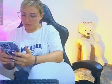 xlunami – webcam model profile photo Image 19