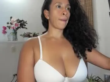 millemimi – webcam model profile photo Image 3