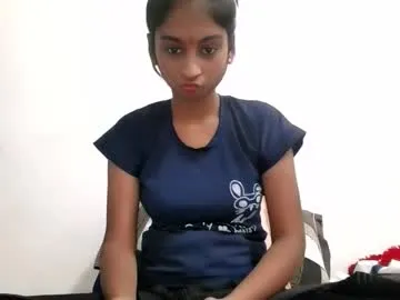 MinniMia – webcam model profile photo Image 13