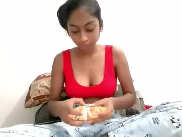 MinniMia – webcam model profile photo Image 14