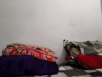 MinniMia – webcam model profile photo Image 15