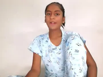 MinniMia – webcam model profile photo Image 8