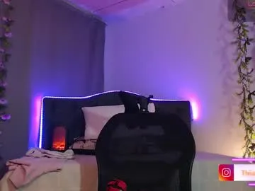 diffgirls1-1 – webcam model profile photo Image 4