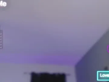 FoxyLina – webcam model profile photo Image 17