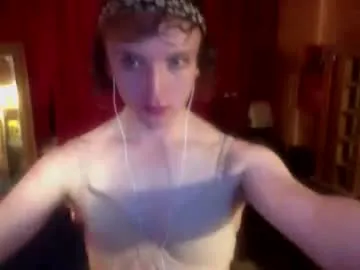 MinniMia – webcam model profile photo Image 6